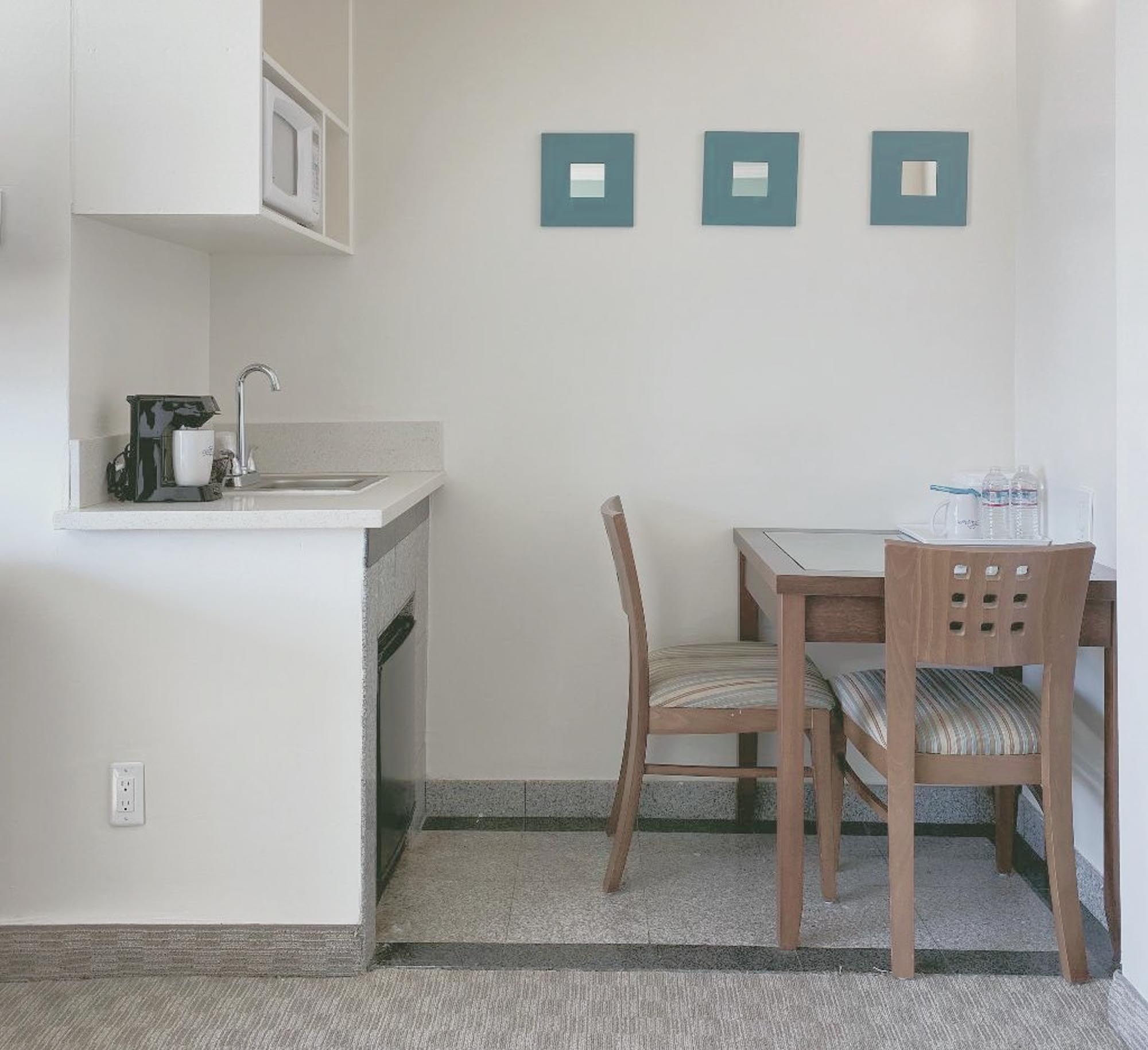 Kitchenette of the Standard with Pool View Guestroom